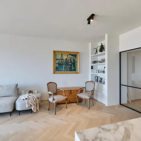 Lecomte Apartment